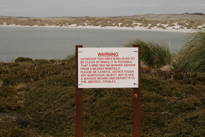Warning, land mines! (2007)