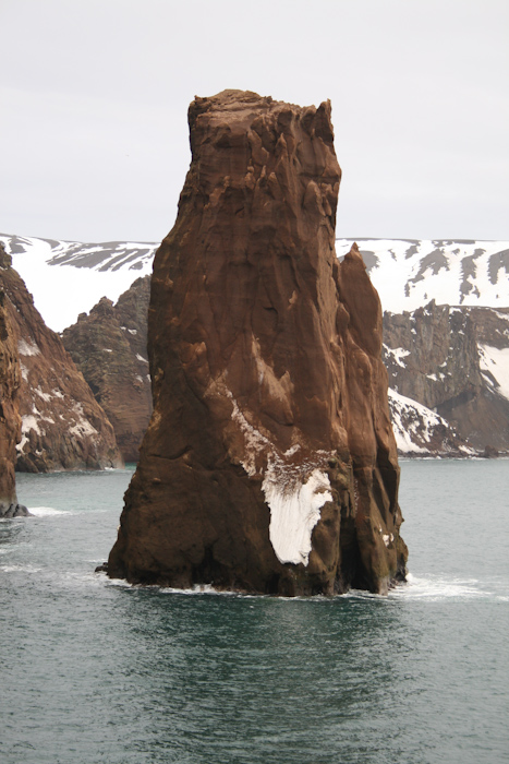 A rock formation at the entrance to Deception Island (2007).