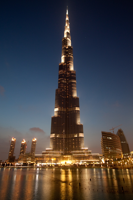 Here's the Burj Kalifa again, without the fountains.