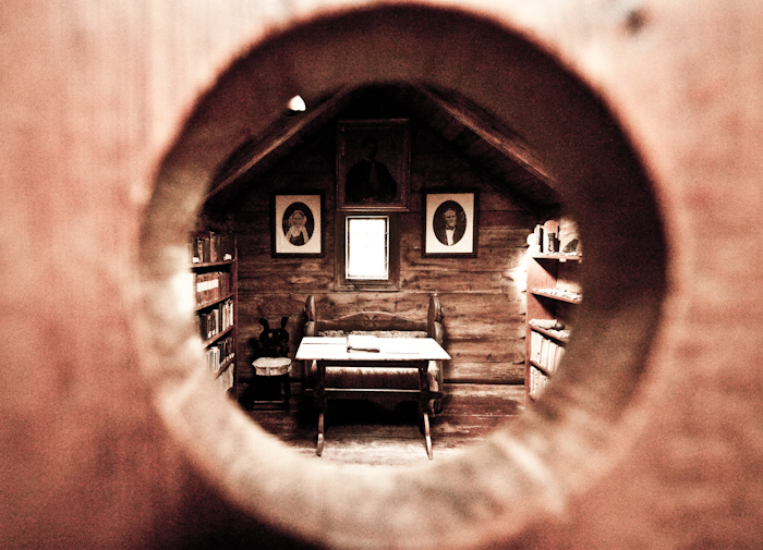 This door was locked, but I took a photo through the hole. It's like a museum. I decided to process this image to make it look old.