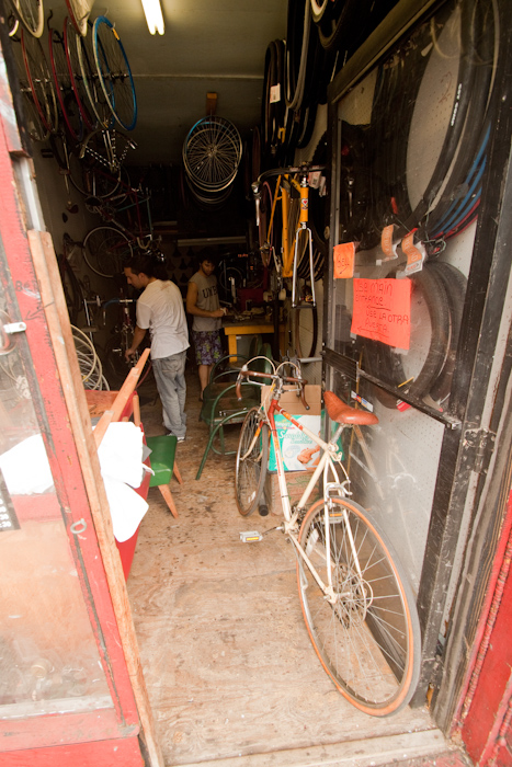 Today I got up early. I bought myself a bike. Here is the bike and the shop (called Zukkies) I bought it from.