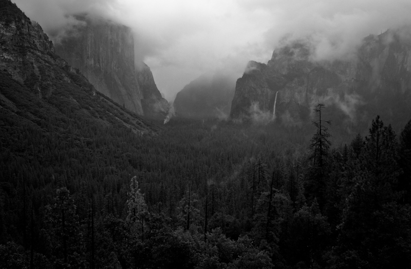 It's photos like this one that made me want to visit Yosemite. Here I am trying to imitate Ansel Adams's famous photo of Brideveil Falls, El Capitan, Sentinel Rock and the Half Dome. Unfortunately the Half Dome was hidden by the clouds.
