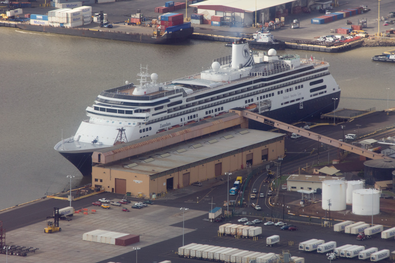 Hawaii on the Zaandam: The Zaandam at Nawillwili port.