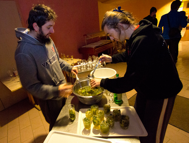 Passout 2011-2012: Italians preparing drinks.