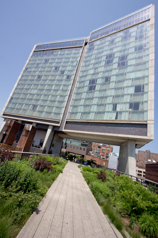 The High Line, New York: Photo series of buildings around the park.
