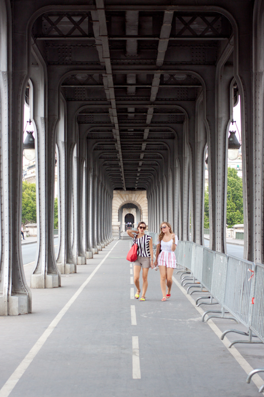 Luke and Juliane Summer Tour part 1: A day in Paris. Pont de Bir-Hakeim