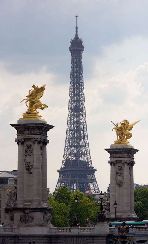 Luke and Juliane Summer Tour part 1: A day in Paris. River cruise.